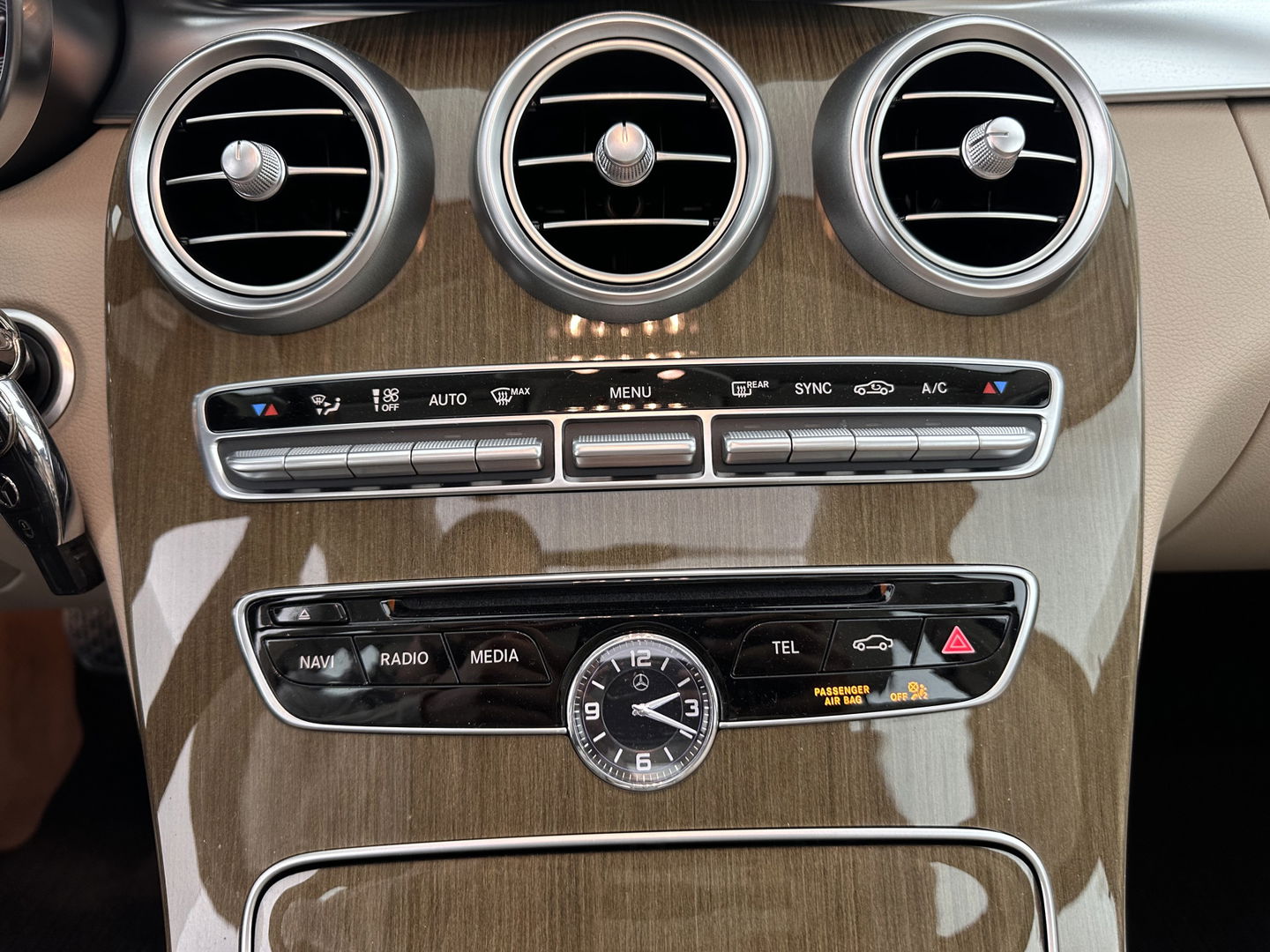 Mercedes-Benz C-Klasse 180 Ambition Aut. *PANO | FULL-LED | 1/2-LEATHER | SPORT-SEATS | NAVI-FULLMAP | HEATED-SEATS | ECC | PDC | CRUISE | 17''ALU*