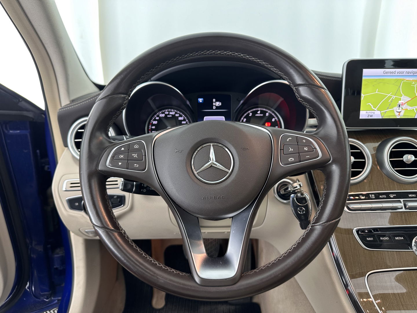 Mercedes-Benz C-Klasse 180 Ambition Aut. *PANO | FULL-LED | 1/2-LEATHER | SPORT-SEATS | NAVI-FULLMAP | HEATED-SEATS | ECC | PDC | CRUISE | 17''ALU*