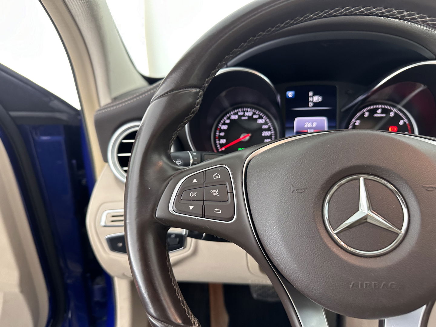 Mercedes-Benz C-Klasse 180 Ambition Aut. *PANO | FULL-LED | 1/2-LEATHER | SPORT-SEATS | NAVI-FULLMAP | HEATED-SEATS | ECC | PDC | CRUISE | 17''ALU*