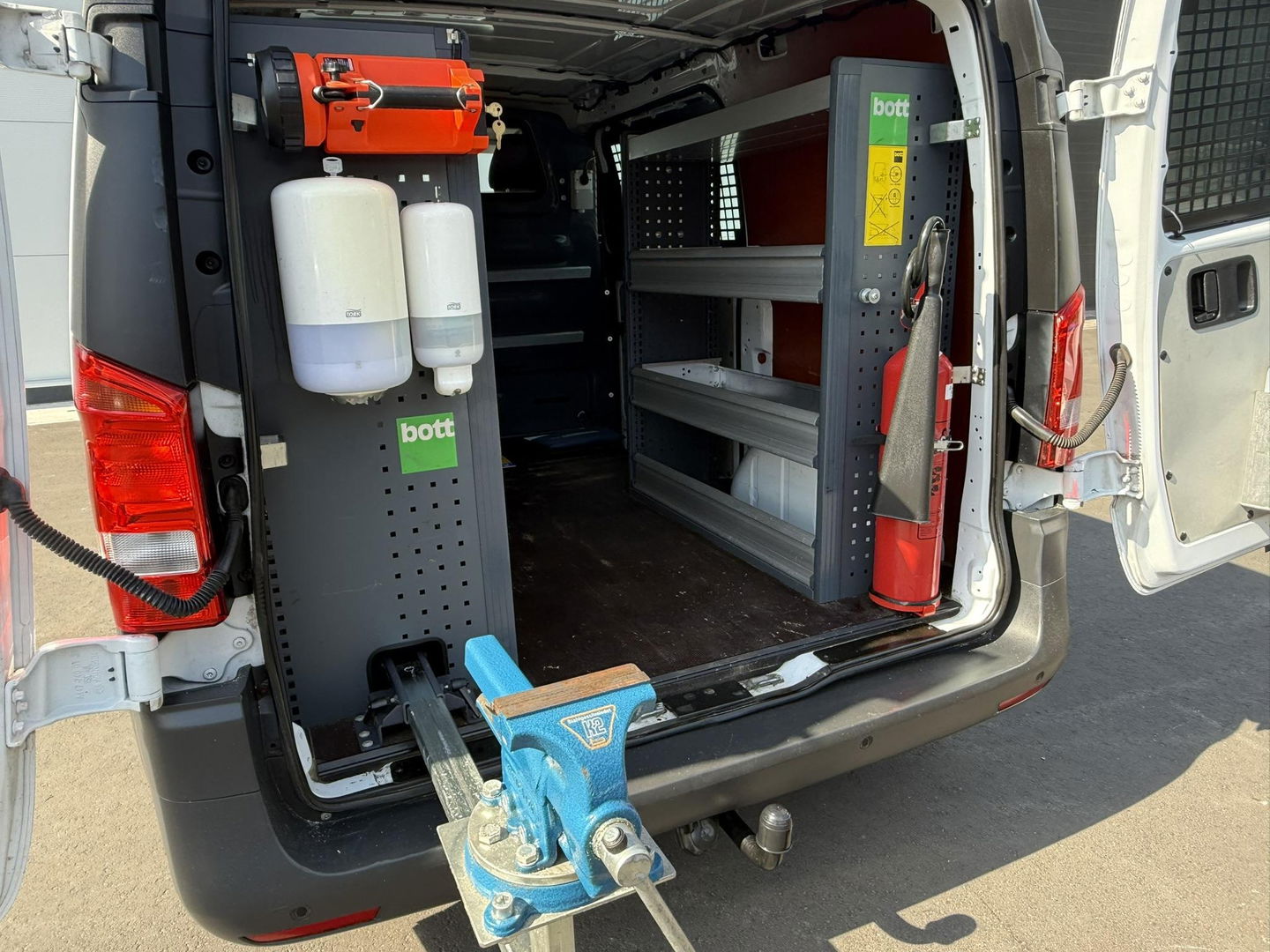 Mercedes-Benz Vito 114 CDI serviceauto automaat Bott inrichting
