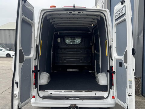 Volkswagen Crafter 35 2.0 TDI L3H3 Comfortline AIRCO / CRUISE CONTROLE / SIDE BARS / TREKHAAK