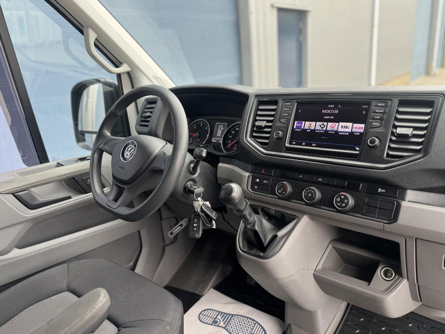 Volkswagen Crafter 35 2.0 TDI L3H3 Comfortline AIRCO / CRUISE CONTROLE / SIDE BARS / TREKHAAK