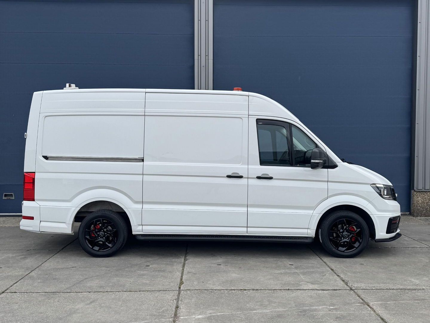 Volkswagen Crafter 35 2.0 TDI L3H3 Comfortline AIRCO / CRUISE CONTROLE / SIDE BARS / TREKHAAK
