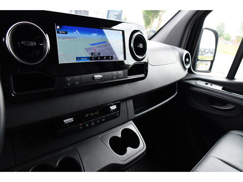 Mercedes-Benz Sprinter 319 3.0 CDI L2H1 AMG Edition Adaptieve Cruise, 360 Camera, LED, Leder, 10,5" Mbux, NAVI, Carplay, Stoelverwarming, BOM VOL!