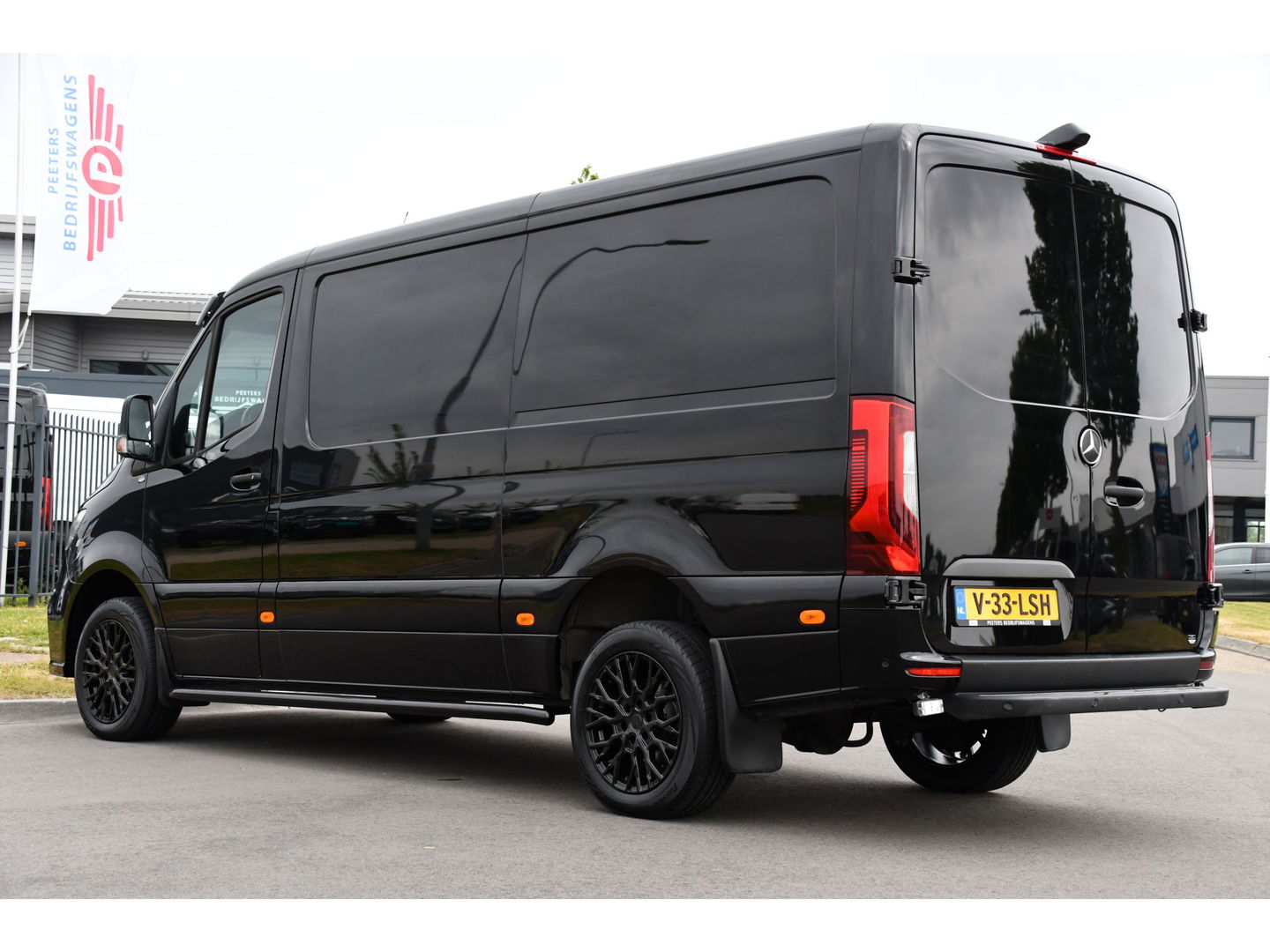 Mercedes-Benz Sprinter 319 3.0 CDI L2H1 AMG Edition Adaptieve Cruise, 360 Camera, LED, Leder, 10,5" Mbux, NAVI, Carplay, Stoelverwarming, BOM VOL!
