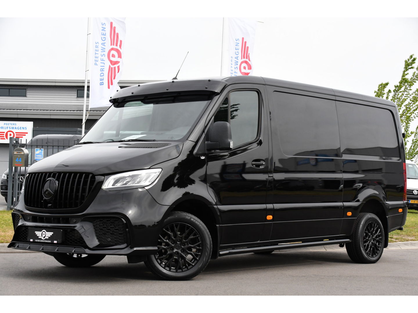 Mercedes-Benz Sprinter 319 3.0 CDI L2H1 AMG Edition Adaptieve Cruise, 360 Camera, LED, Leder, 10,5" Mbux, NAVI, Carplay, Stoelverwarming, BOM VOL!