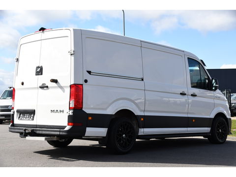 MAN TGE 35 2.0 L3H2 Black & White Edition Adaptieve Cruise, Camera, Carplay, 177PK, LED, Sensoren, Trekhaak, Stoelverwarming, UNIEK!