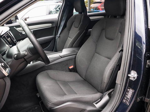 Volvo V90 2.0 D3 Momentum 150PK | Achteruitrijcamera