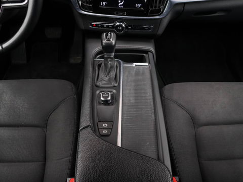 Volvo V90 2.0 D3 Momentum 150PK | Achteruitrijcamera
