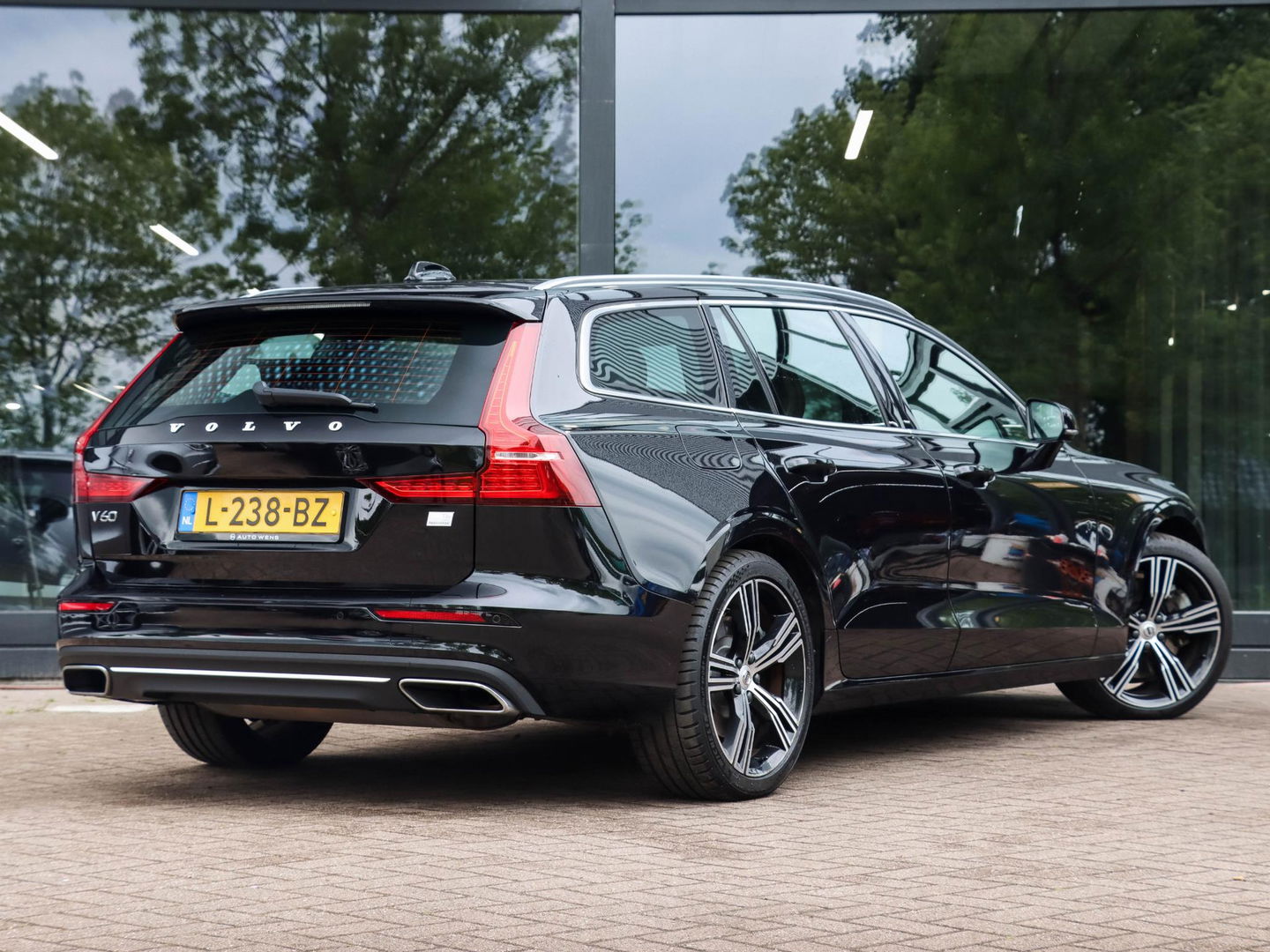 Volvo V60 T6 Recharge AWD Inscription | Elek. trekhaak | Lederen bekleding