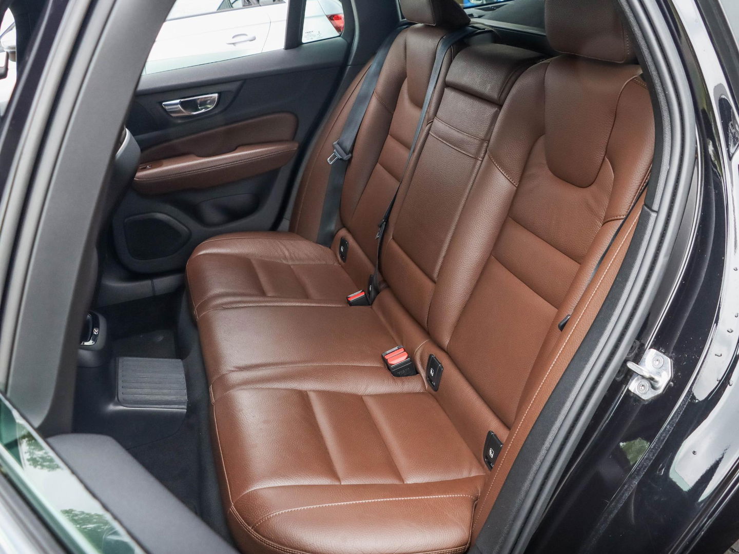 Volvo V60 T6 Recharge AWD Inscription | Elek. trekhaak | Lederen bekleding