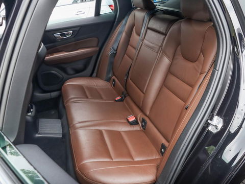 Volvo V60 T6 Recharge AWD Inscription | Elek. trekhaak | Lederen bekleding