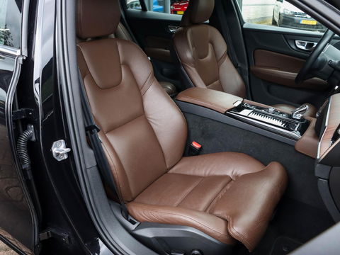 Volvo V60 T6 Recharge AWD Inscription | Elek. trekhaak | Lederen bekleding
