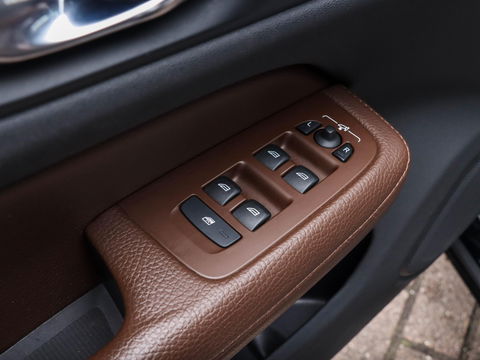 Volvo V60 T6 Recharge AWD Inscription | Elek. trekhaak | Lederen bekleding