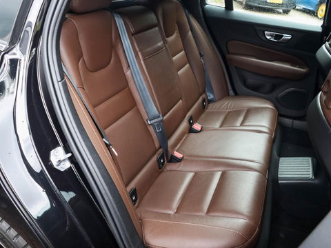 Volvo V60 T6 Recharge AWD Inscription | Elek. trekhaak | Lederen bekleding