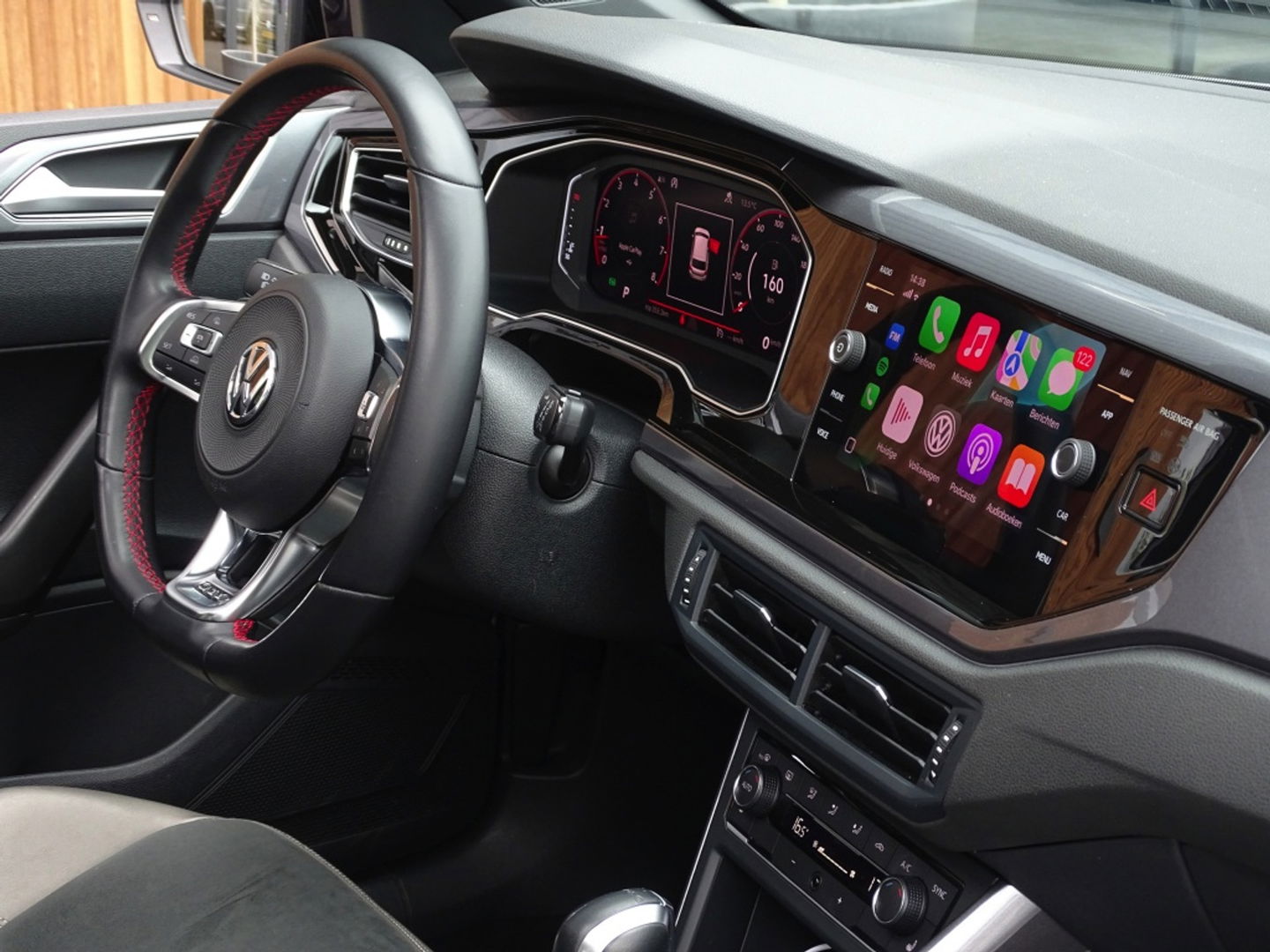 Volkswagen Polo 2.0 TSI GTI 200PK DSG automaat / RNS / LED