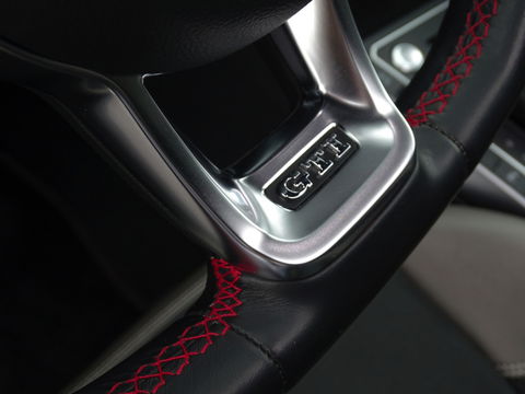 Volkswagen Polo 2.0 TSI GTI 200PK DSG automaat / RNS / LED
