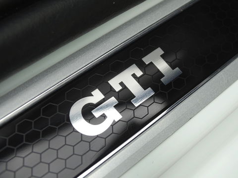 Volkswagen Polo 2.0 TSI GTI 200PK DSG automaat / RNS / LED
