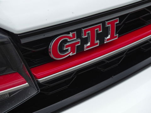 Volkswagen Polo 2.0 TSI GTI 200PK DSG automaat / RNS / LED