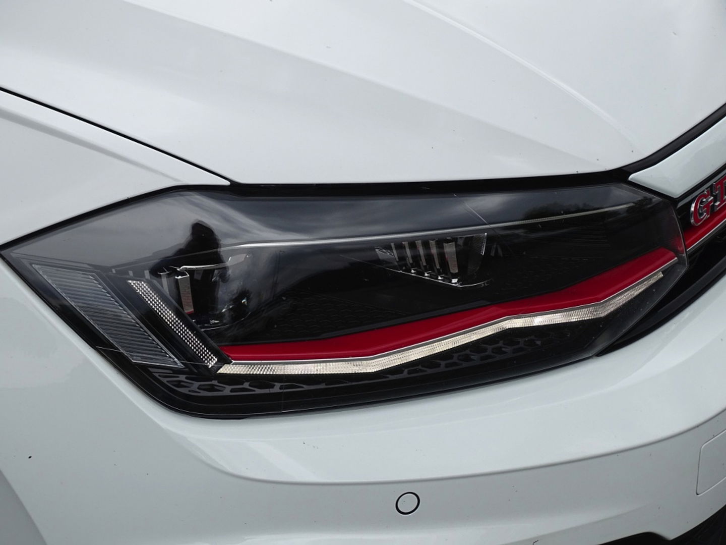 Volkswagen Polo 2.0 TSI GTI 200PK DSG automaat / RNS / LED