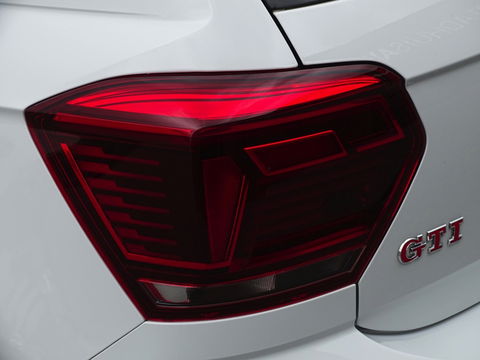 Volkswagen Polo 2.0 TSI GTI 200PK DSG automaat / RNS / LED