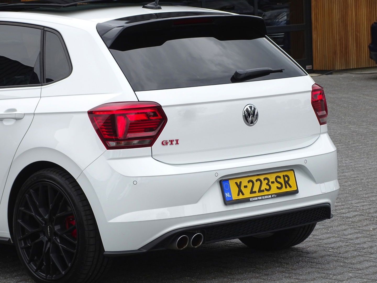 Volkswagen Polo 2.0 TSI GTI 200PK DSG automaat / RNS / LED