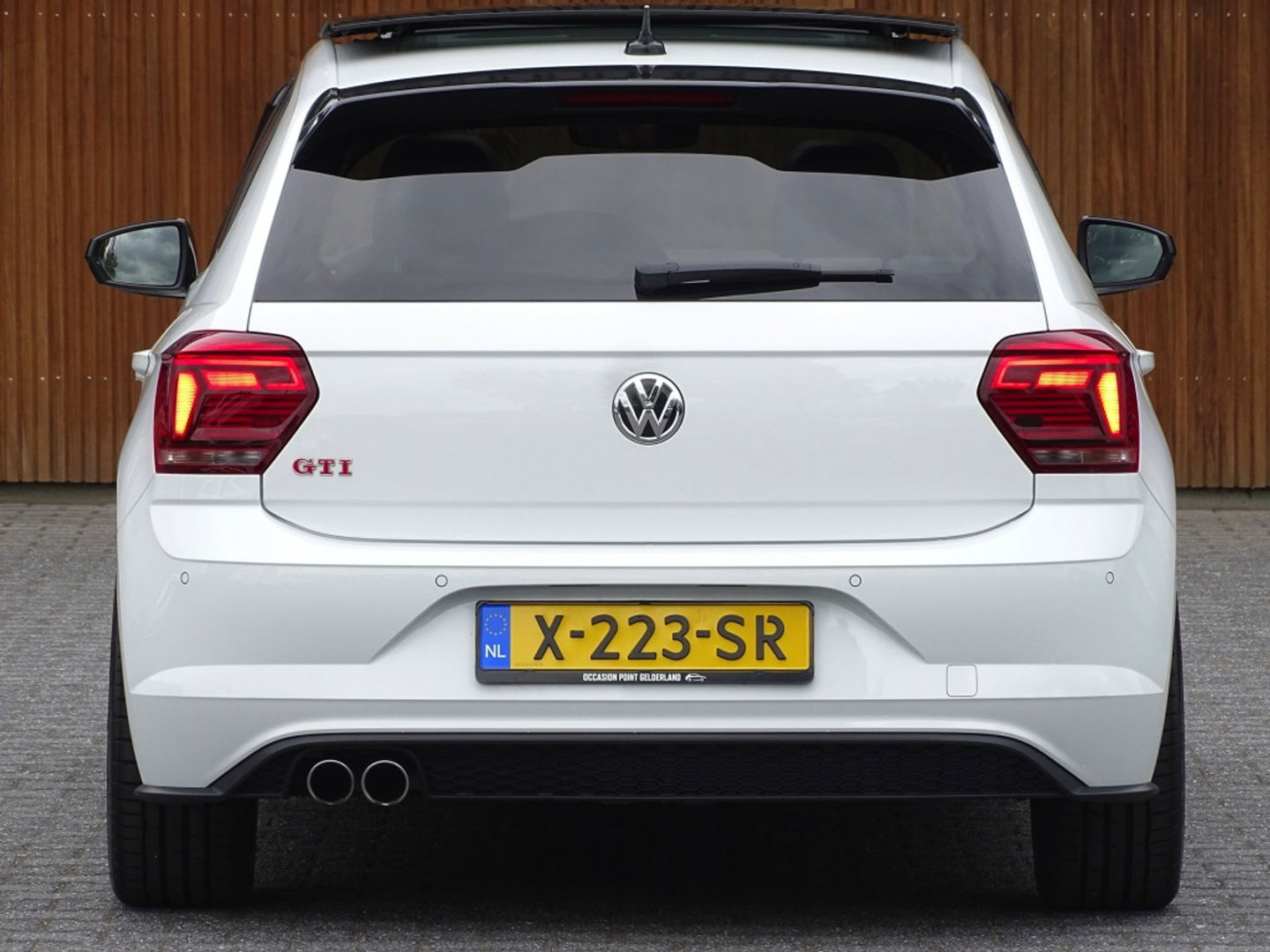 Volkswagen Polo 2.0 TSI GTI 200PK DSG automaat / RNS / LED
