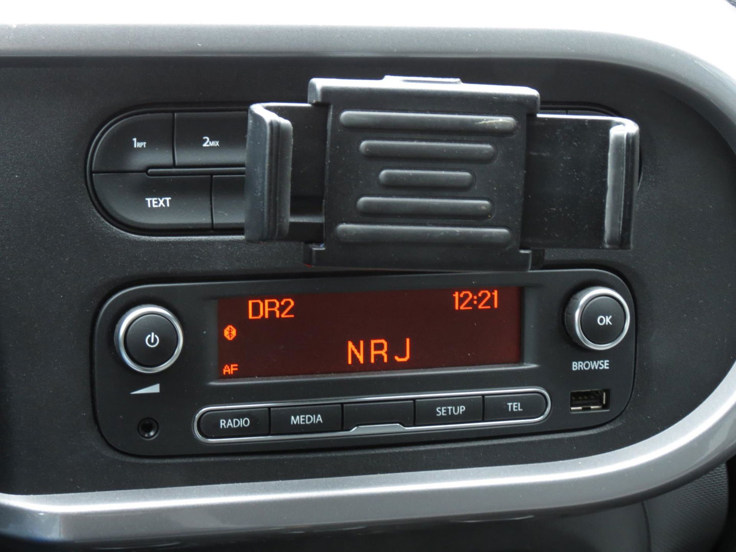 Renault Twingo 1.0 SCe Limited | AIRCO | CRUISE CONTROL | MICHELIN BANDEN | DAB | PARKEERSENSORS |