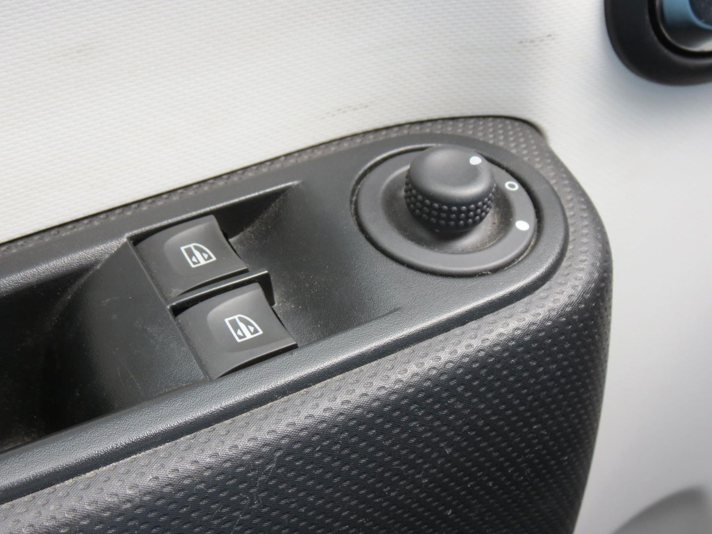 Renault Twingo 1.0 SCe Limited | AIRCO | CRUISE CONTROL | MICHELIN BANDEN | DAB | PARKEERSENSORS |