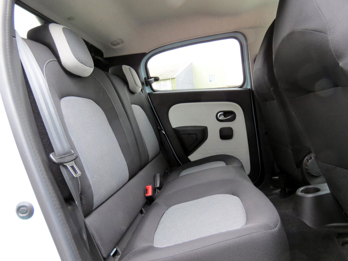 Renault Twingo 1.0 SCe Limited | AIRCO | CRUISE CONTROL | MICHELIN BANDEN | DAB | PARKEERSENSORS |