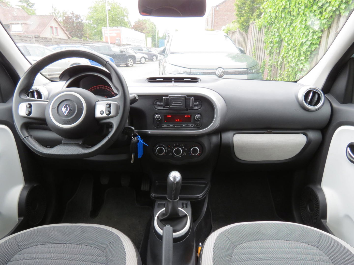Renault Twingo 1.0 SCe Limited | AIRCO | CRUISE CONTROL | MICHELIN BANDEN | DAB | PARKEERSENSORS |