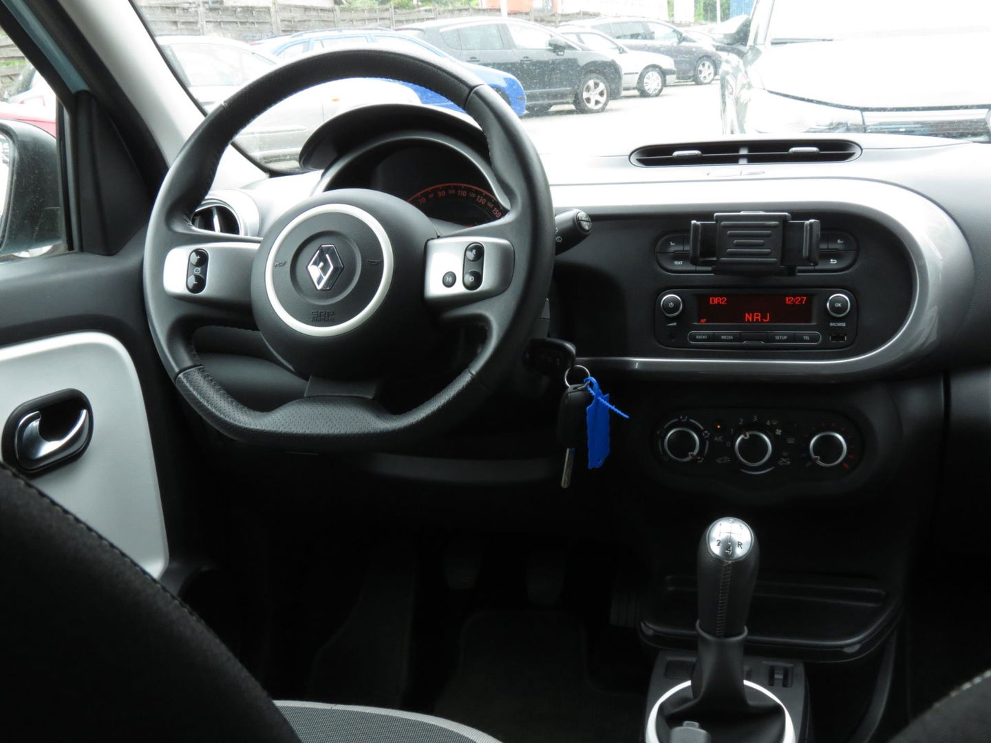 Renault Twingo 1.0 SCe Limited | AIRCO | CRUISE CONTROL | MICHELIN BANDEN | DAB | PARKEERSENSORS |
