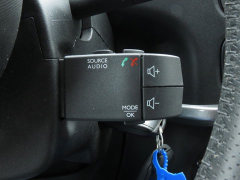 Renault Twingo 1.0 SCe Limited | AIRCO | CRUISE CONTROL | MICHELIN BANDEN | DAB | PARKEERSENSORS |