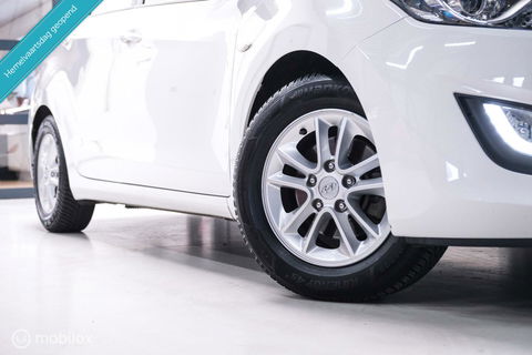 Hyundai i30 Wagon 1.6 GDI 120 pk | Trekhaak | Clima | Cruise | Stuurwielverwarming | All seasons | Nieuwe APK |