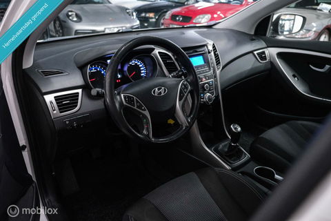 Hyundai i30 Wagon 1.6 GDI 120 pk | Trekhaak | Clima | Cruise | Stuurwielverwarming | All seasons | Nieuwe APK |