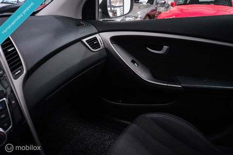 Hyundai i30 Wagon 1.6 GDI 120 pk | Trekhaak | Clima | Cruise | Stuurwielverwarming | All seasons | Nieuwe APK |