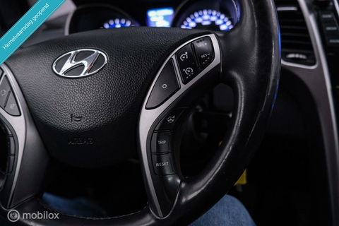 Hyundai i30 Wagon 1.6 GDI 120 pk | Trekhaak | Clima | Cruise | Stuurwielverwarming | All seasons | Nieuwe APK |