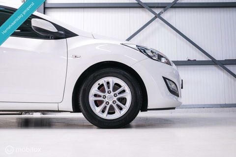 Hyundai i30 Wagon 1.6 GDI 120 pk | Trekhaak | Clima | Cruise | Stuurwielverwarming | All seasons | Nieuwe APK |