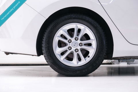 Hyundai i30 Wagon 1.6 GDI 120 pk | Trekhaak | Clima | Cruise | Stuurwielverwarming | All seasons | Nieuwe APK |