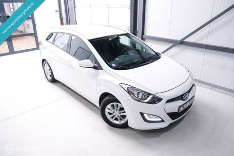 Hyundai i30 Wagon 1.6 GDI 120 pk | Trekhaak | Clima | Cruise | Stuurwielverwarming | All seasons | Nieuwe APK |