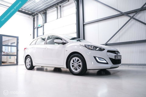 Hyundai i30 Wagon 1.6 GDI 120 pk | Trekhaak | Clima | Cruise | Stuurwielverwarming | All seasons | Nieuwe APK |