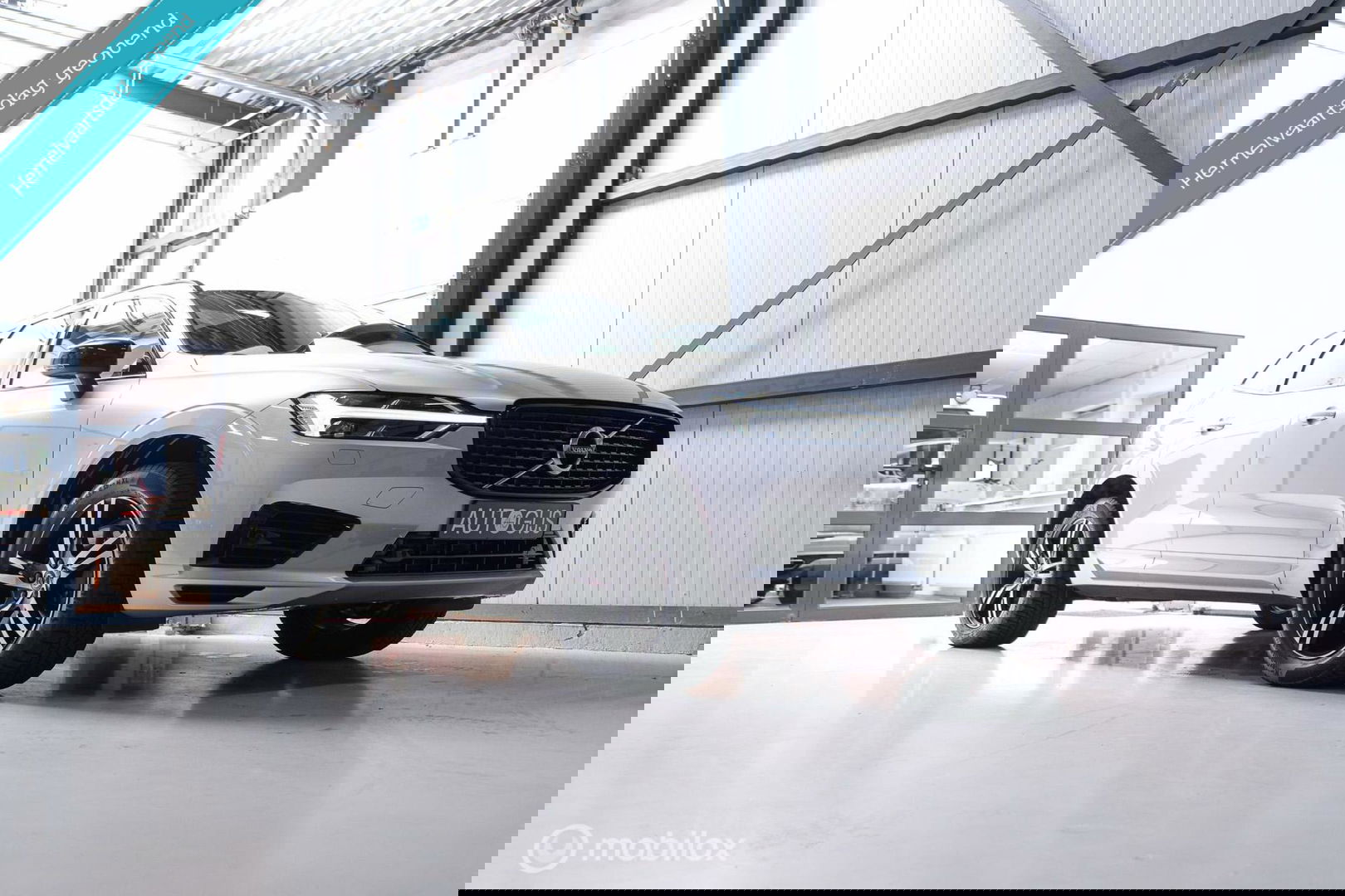 Volvo XC60 2.0 Recharge T8 AWD R-Design 390 pk | Trekhaak | Schuifdak | Dealer onderhouden | Camera | DAB | Stoel + stuurwiel verwarming |