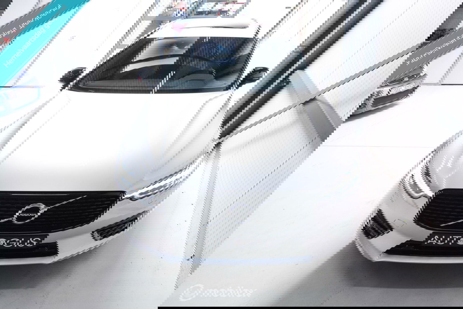 Volvo XC60 2.0 Recharge T8 AWD R-Design 390 pk | Trekhaak | Schuifdak | Dealer onderhouden | Camera | DAB | Stoel + stuurwiel verwarming |