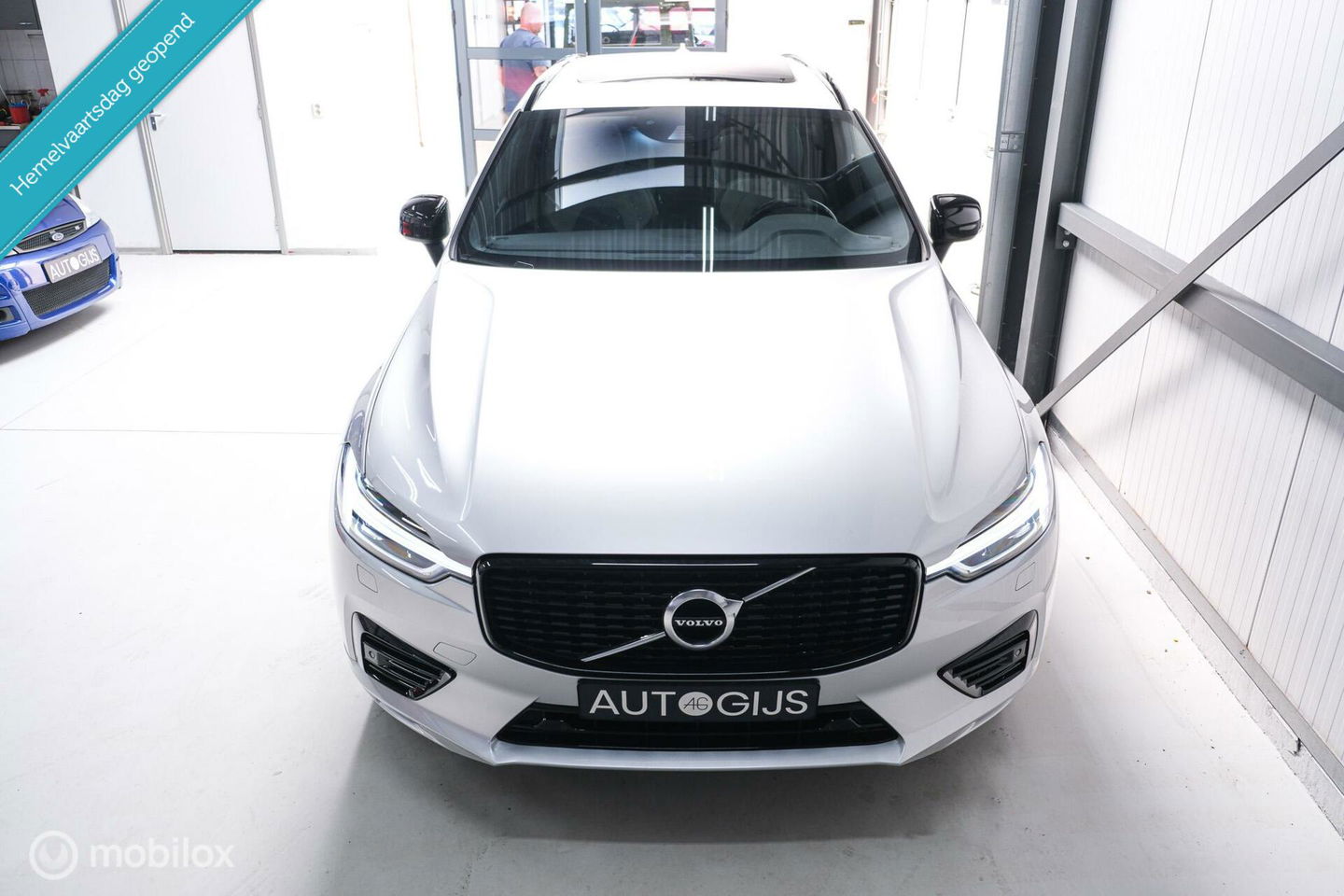 Volvo XC60 2.0 Recharge T8 AWD R-Design 390 pk | Trekhaak | Schuifdak | Dealer onderhouden | Camera | DAB | Stoel + stuurwiel verwarming |