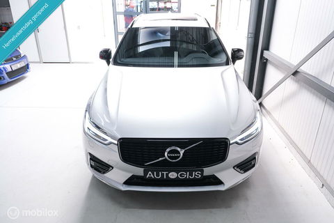 Volvo XC60 2.0 Recharge T8 AWD R-Design 390 pk | Trekhaak | Schuifdak | Dealer onderhouden | Camera | DAB | Stoel + stuurwiel verwarming |