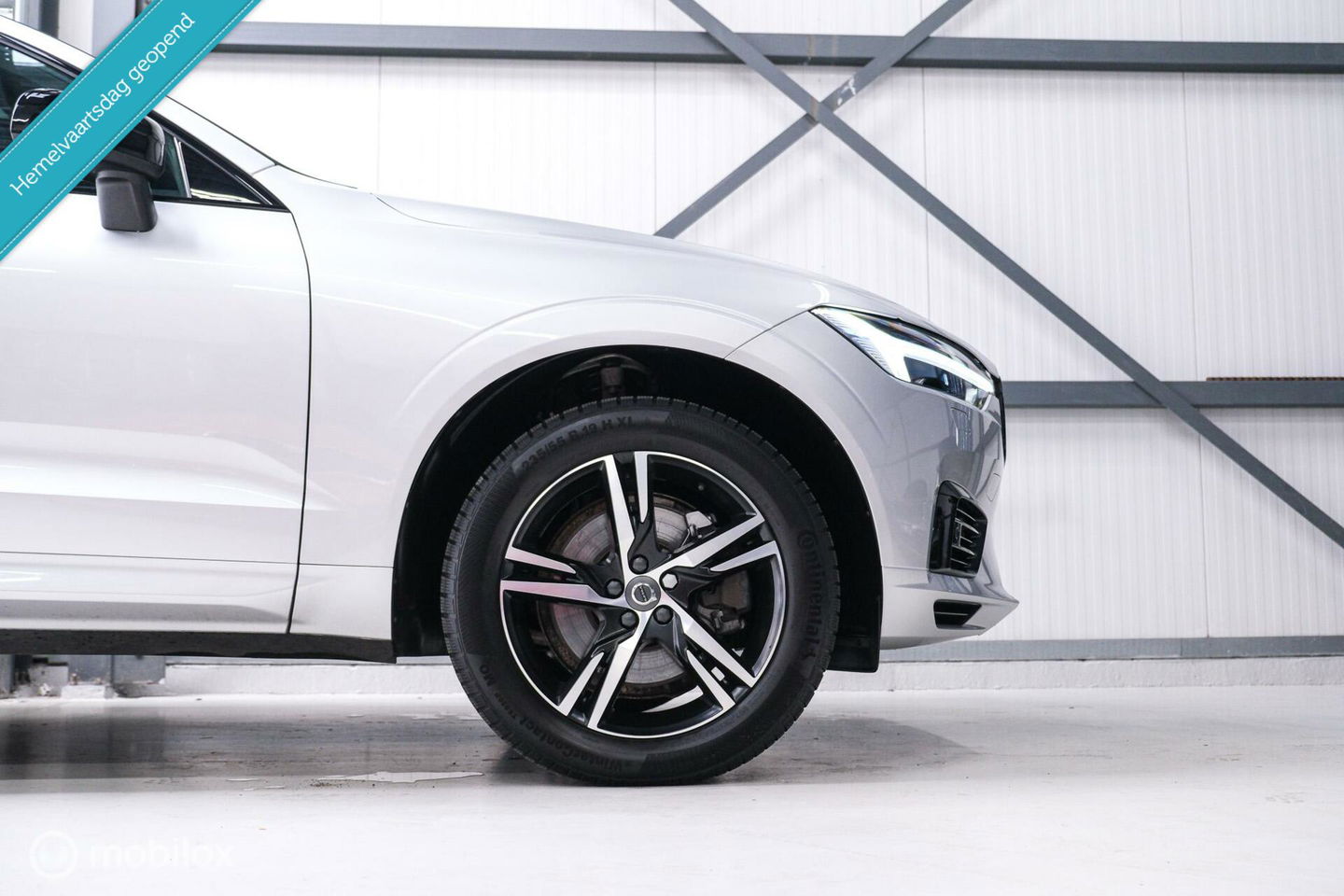 Volvo XC60 2.0 Recharge T8 AWD R-Design 390 pk | Trekhaak | Schuifdak | Dealer onderhouden | Camera | DAB | Stoel + stuurwiel verwarming |