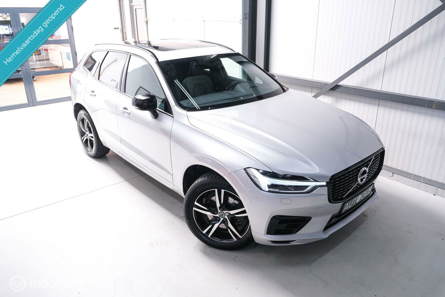 Volvo XC60 2.0 Recharge T8 AWD R-Design 390 pk | Trekhaak | Schuifdak | Dealer onderhouden | Camera | DAB | Stoel + stuurwiel verwarming |