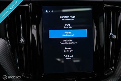 Volvo XC60 2.0 Recharge T8 AWD R-Design 390 pk | Trekhaak | Schuifdak | Dealer onderhouden | Camera | DAB | Stoel + stuurwiel verwarming |