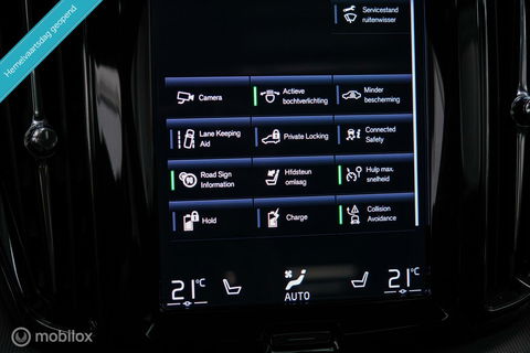 Volvo XC60 2.0 Recharge T8 AWD R-Design 390 pk | Trekhaak | Schuifdak | Dealer onderhouden | Camera | DAB | Stoel + stuurwiel verwarming |