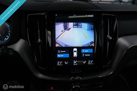 Volvo XC60 2.0 Recharge T8 AWD R-Design 390 pk | Trekhaak | Schuifdak | Dealer onderhouden | Camera | DAB | Stoel + stuurwiel verwarming |